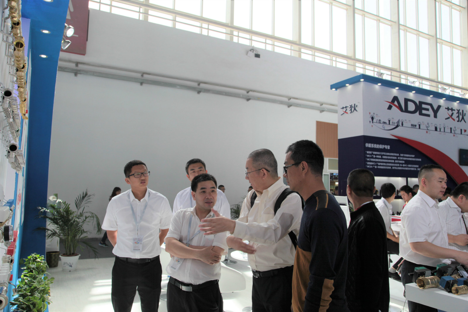 展会照片.jpg